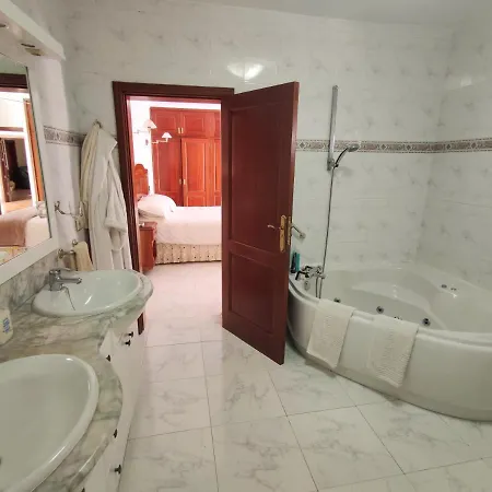 Volkkanrentals Baljat Villa *