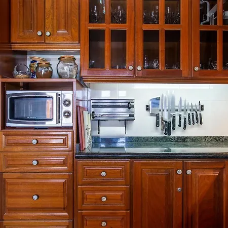 Volkkanrentals Baljat Villa